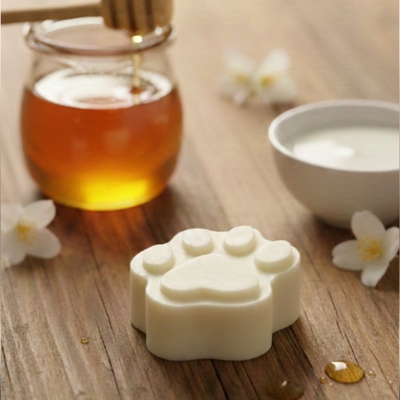 Hand Crafted Other - Cream Paw-Shaped Mini Milk And Honey Goats Milk Soap NWT